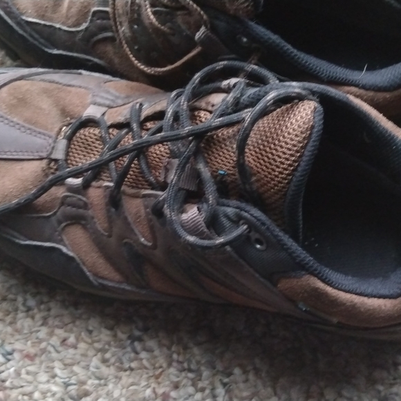 Hi-Tech sneakers - Picture 4 of 4